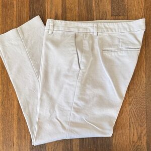 🍦Old Navy women’s Harper mid-rise pants in cream. Size 8.
